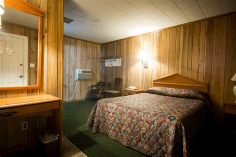 motel 6 room|cheap motel 6 rooms.